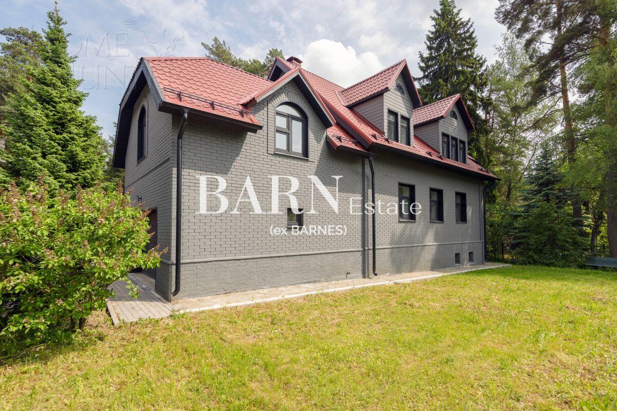 2-этажный коттедж 370 м² с отделкой