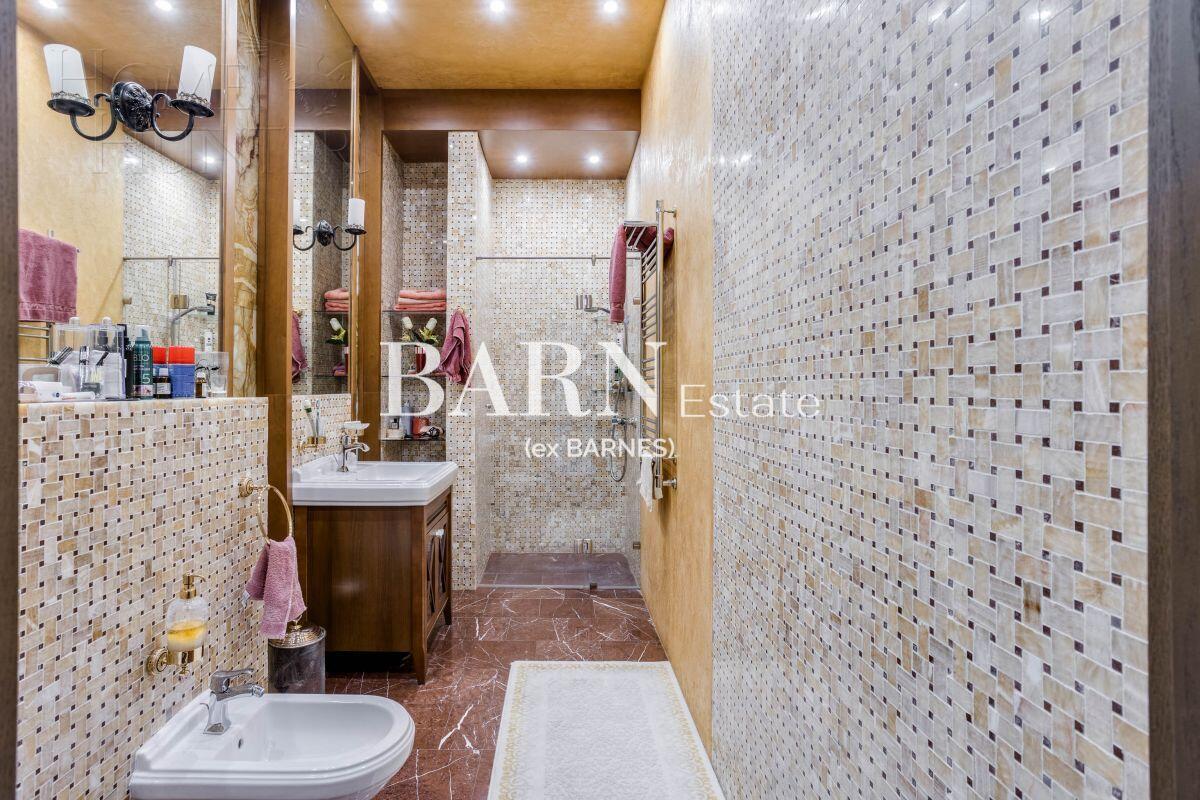 3-этажный коттедж 700 м² с отделкой