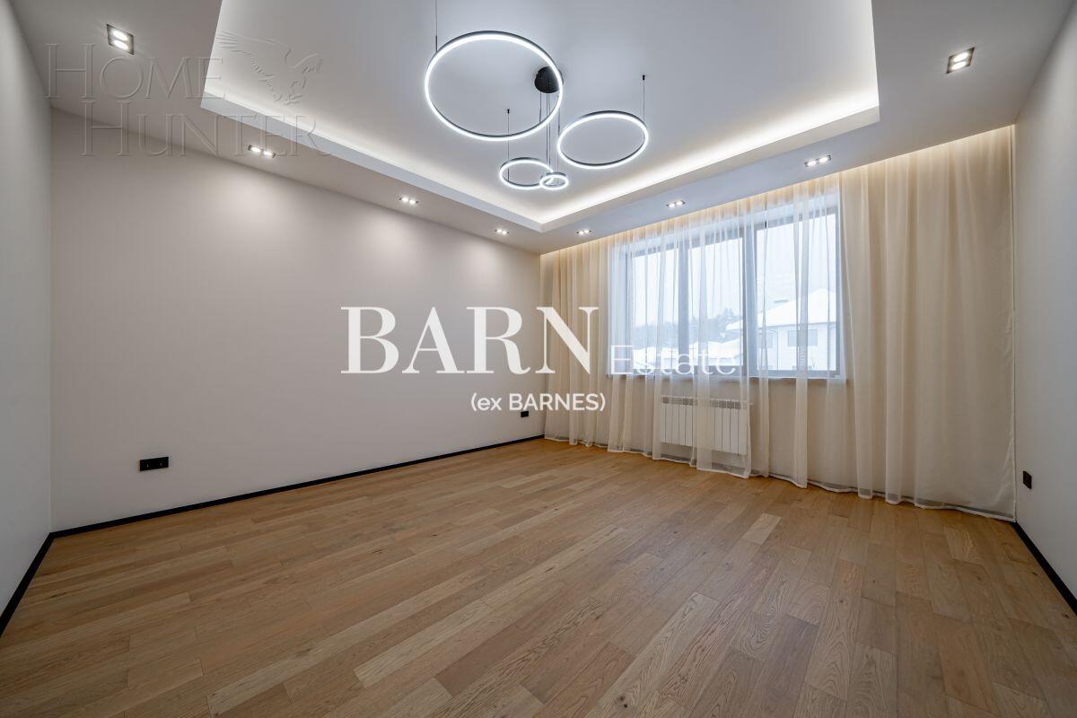2-этажный коттедж 340 м² с отделкой
