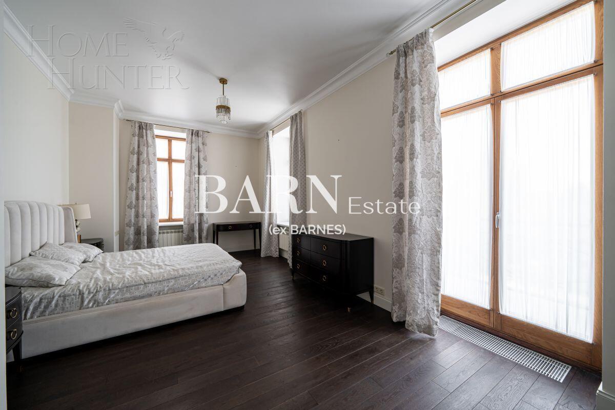 3-этажный коттедж 371 м² с отделкой