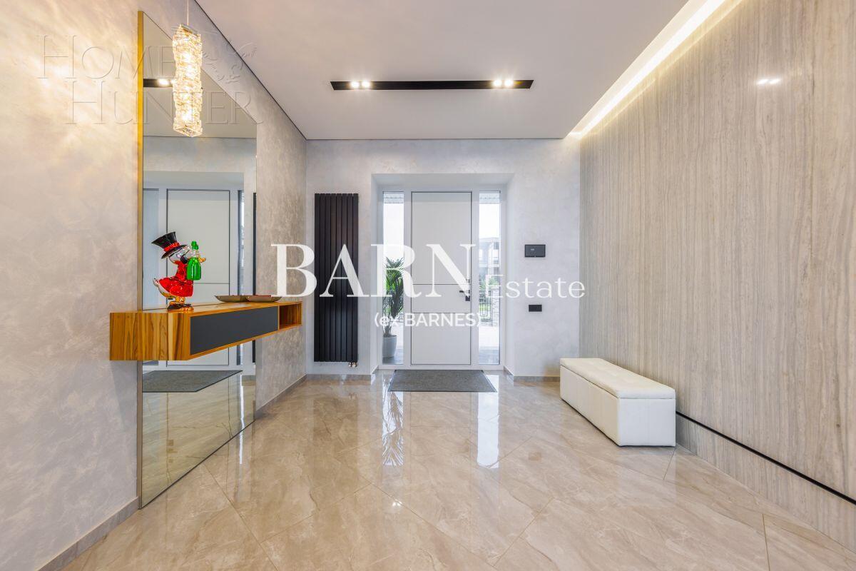 2-этажный коттедж 600 м² с отделкой