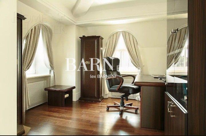 2-этажный коттедж 1 200 м² с отделкой
