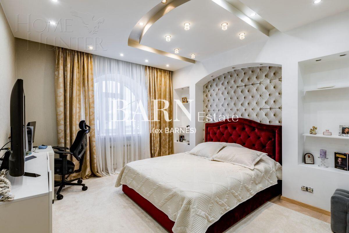 3-этажный коттедж 400 м² с отделкой