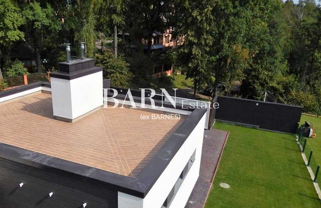 2-этажный коттедж 1 000 м² с отделкой