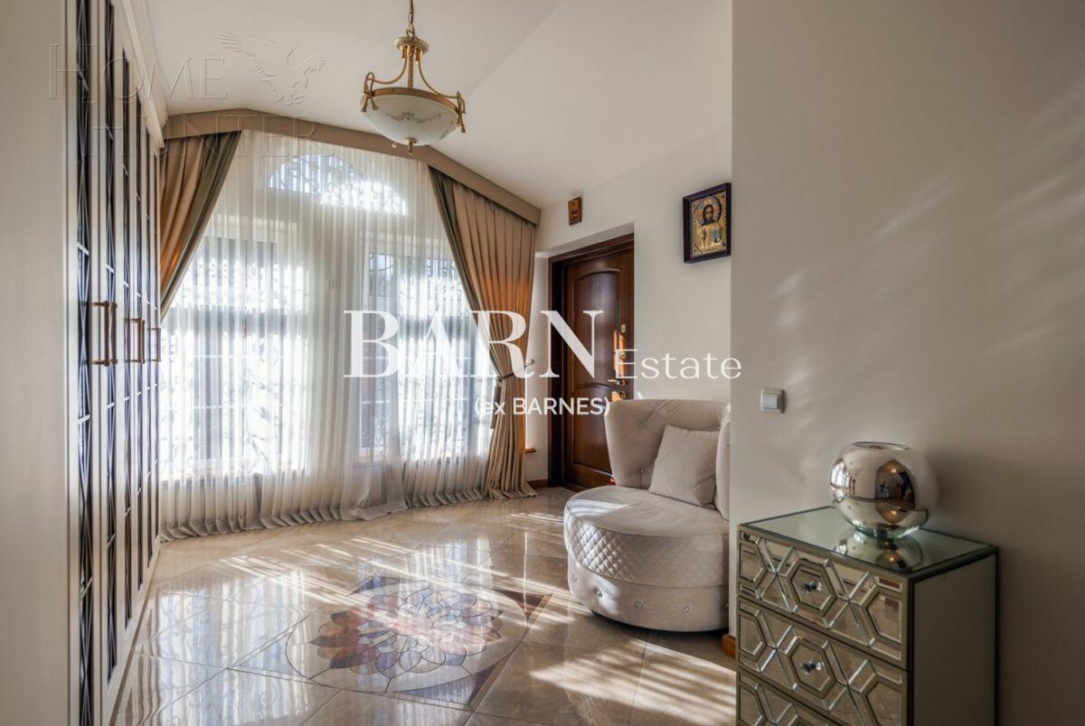 4-этажный коттедж 750 м² с отделкой