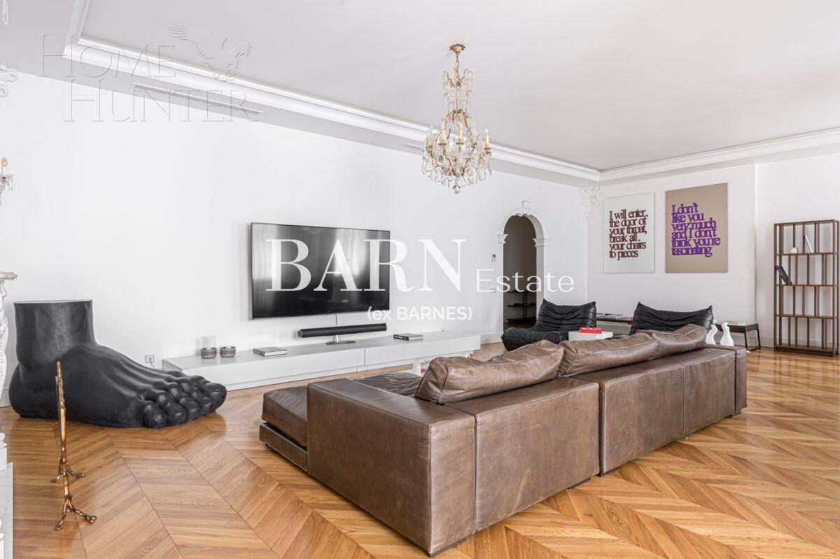4-КОМН. КВАРТИРА С ОТДЕЛКОЙ 320 М² НА 2 ЭТАЖЕ