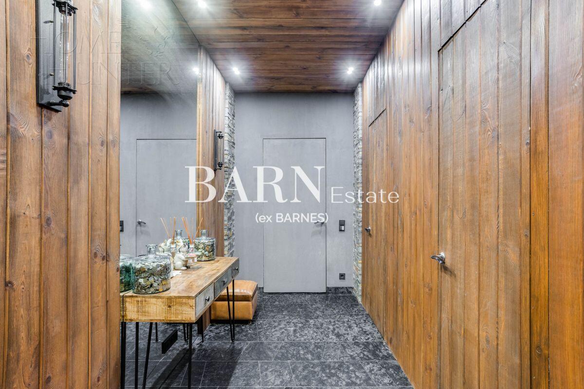3-этажный коттедж 700 м² с отделкой