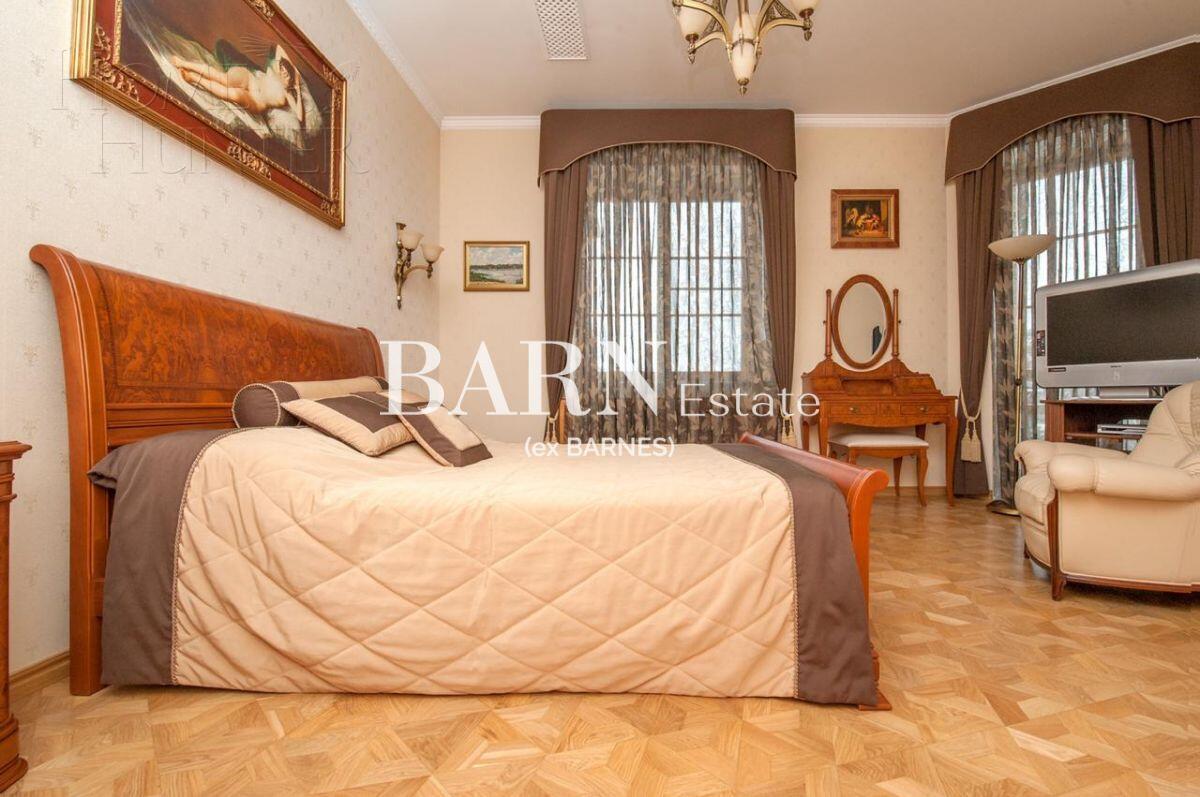 2-этажный коттедж 1 400 м² с отделкой