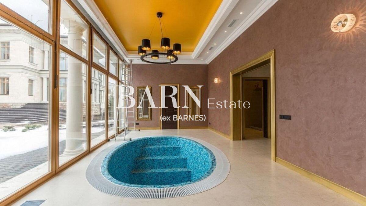 2-этажный коттедж 1 350 м² с отделкой