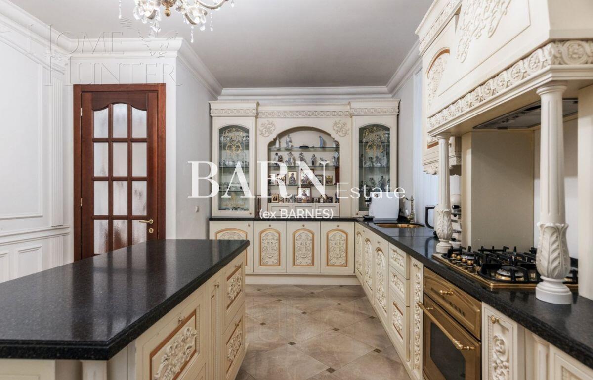 4-этажный коттедж 750 м² с отделкой