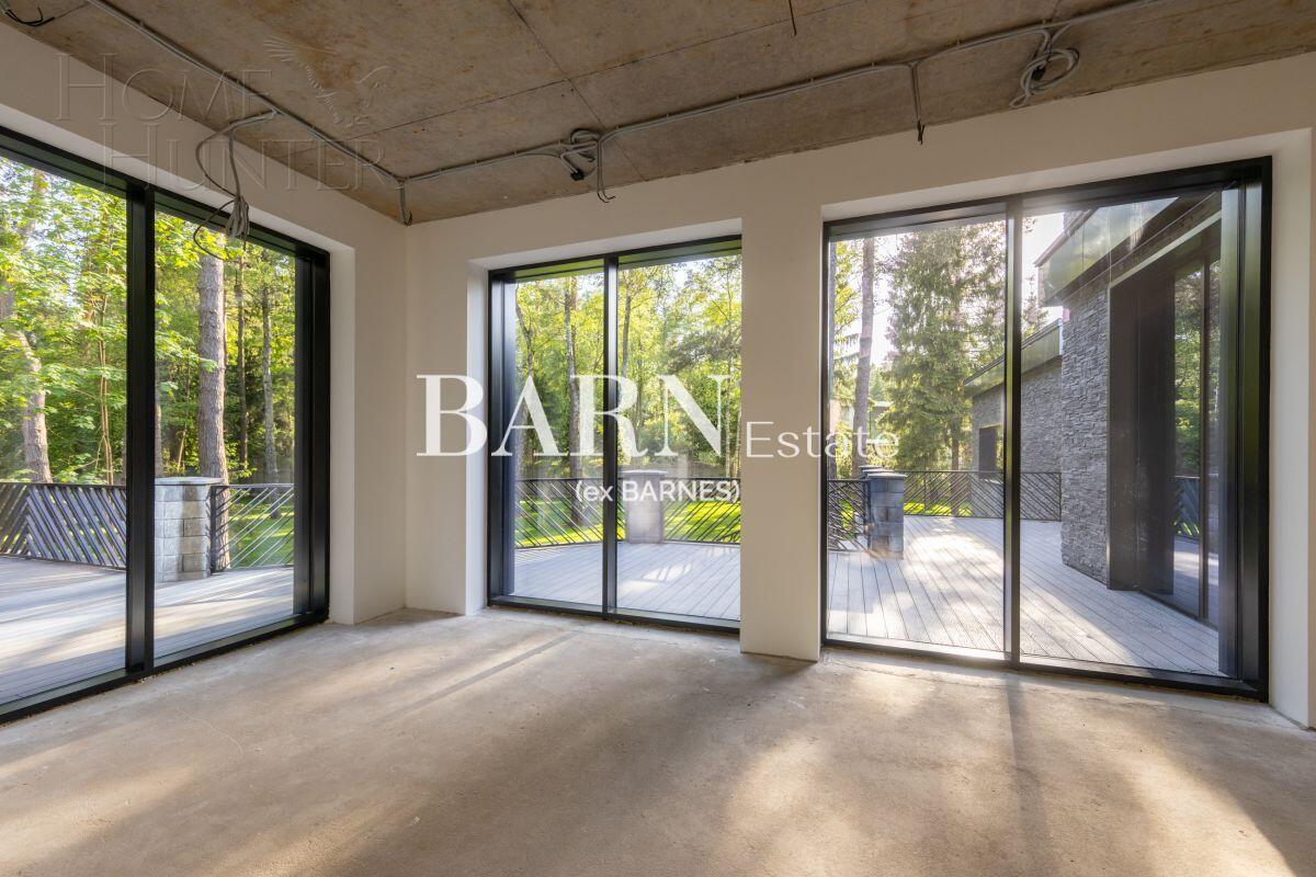 2-этажный коттедж 1 700 м² без отделки