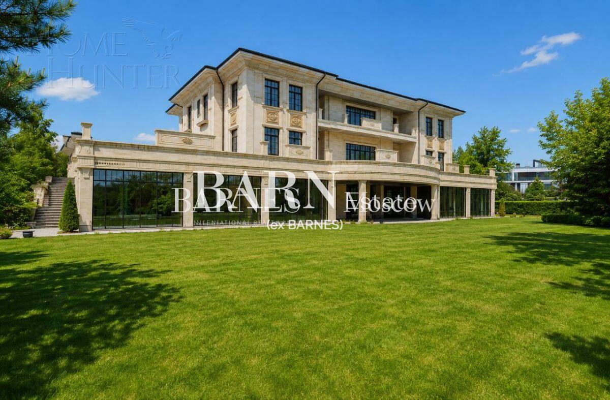 2-этажный коттедж 3 600 м² без отделки