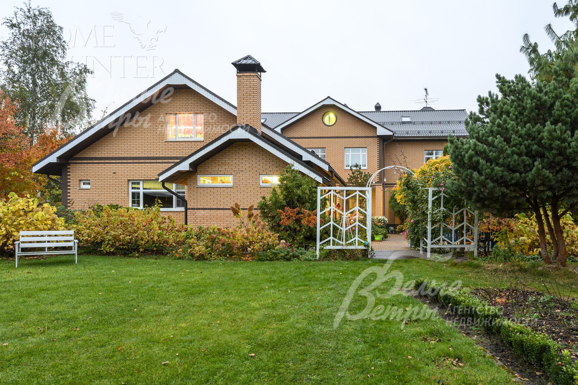 3-этажный коттедж 750 м² с отделкой