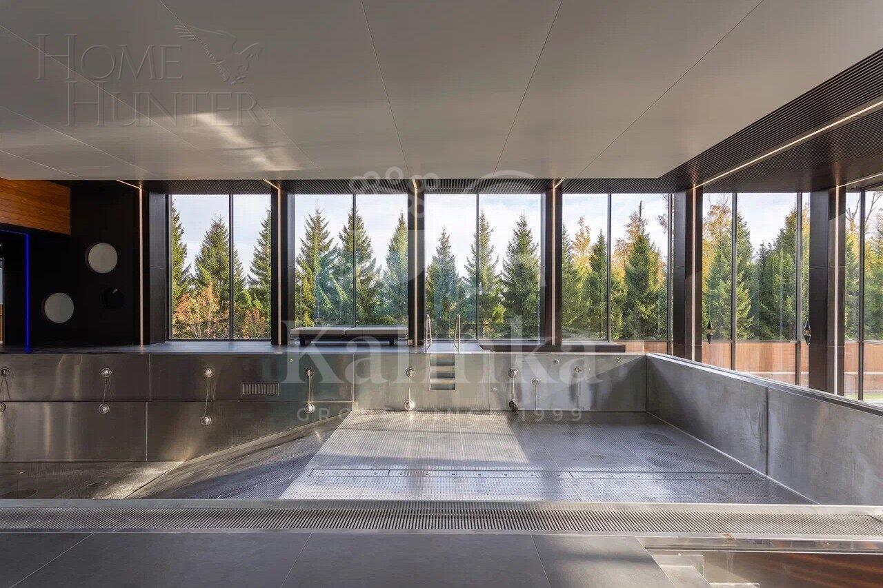 3-этажный коттедж 5 000 м² с отделкой