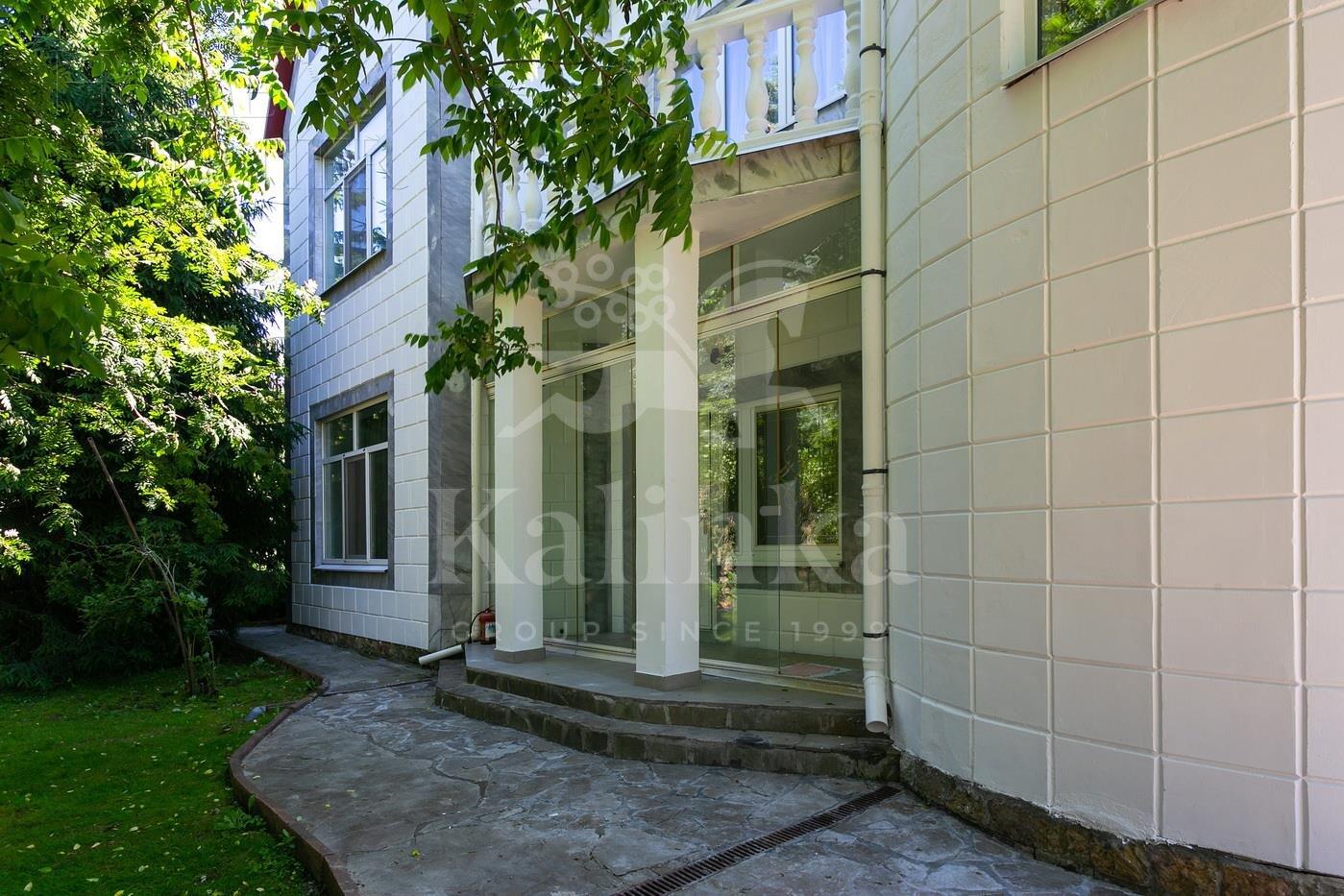 3-этажный коттедж 520 м² с отделкой