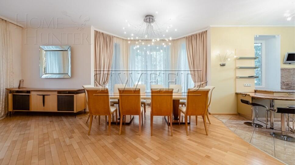 3-этажный коттедж 530 м² с отделкой
