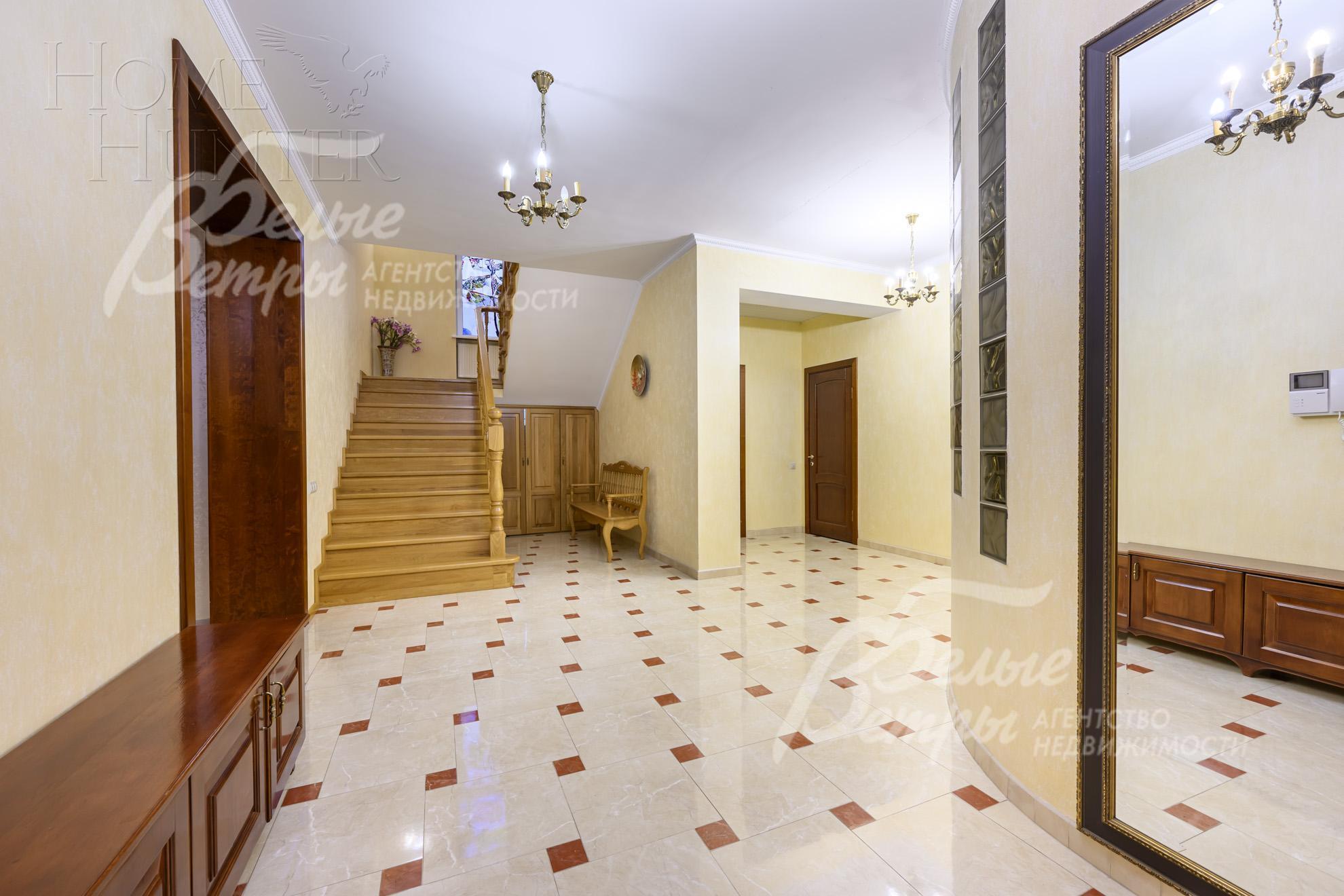 3-этажный коттедж 750 м² с отделкой