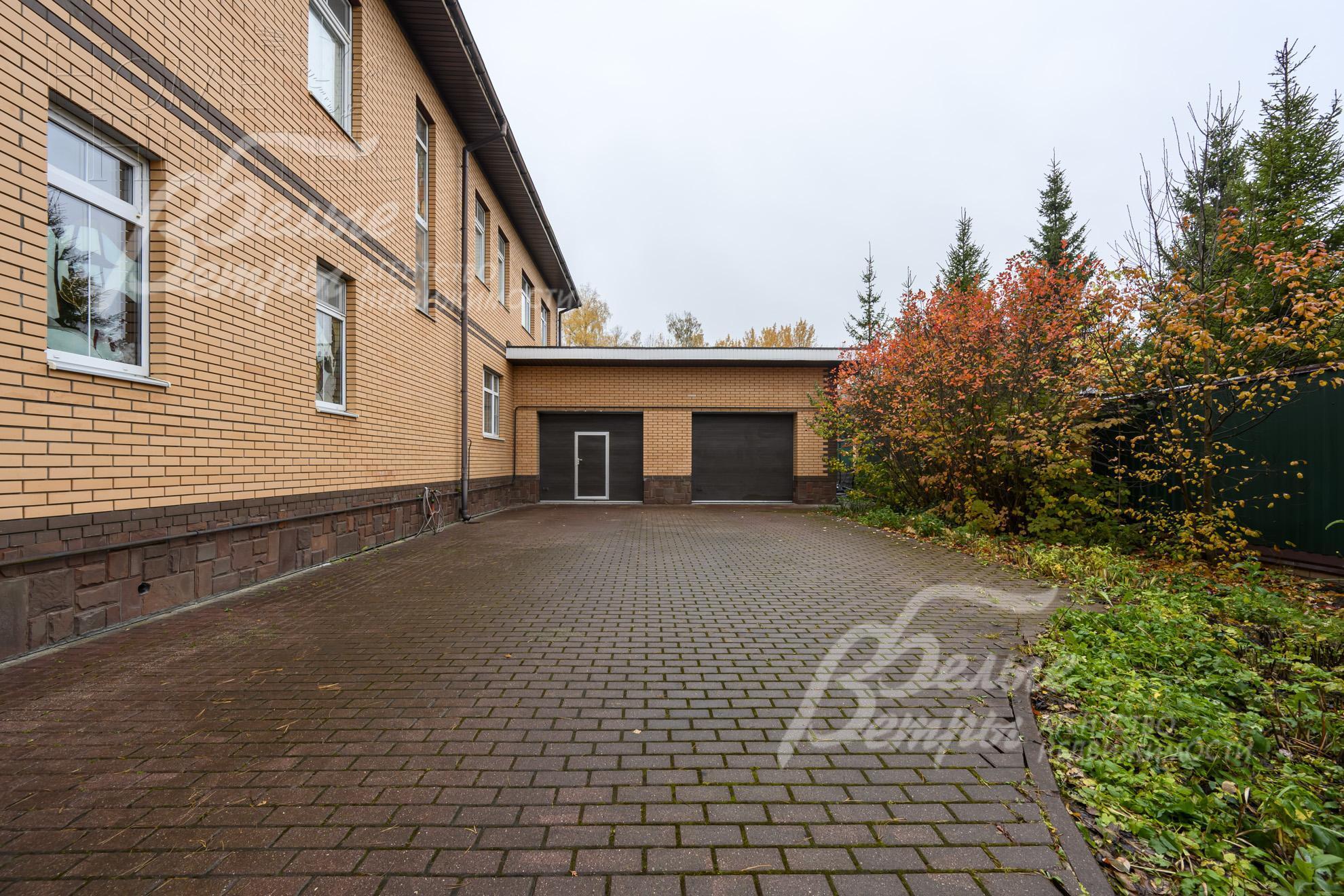 3-этажный коттедж 750 м² с отделкой