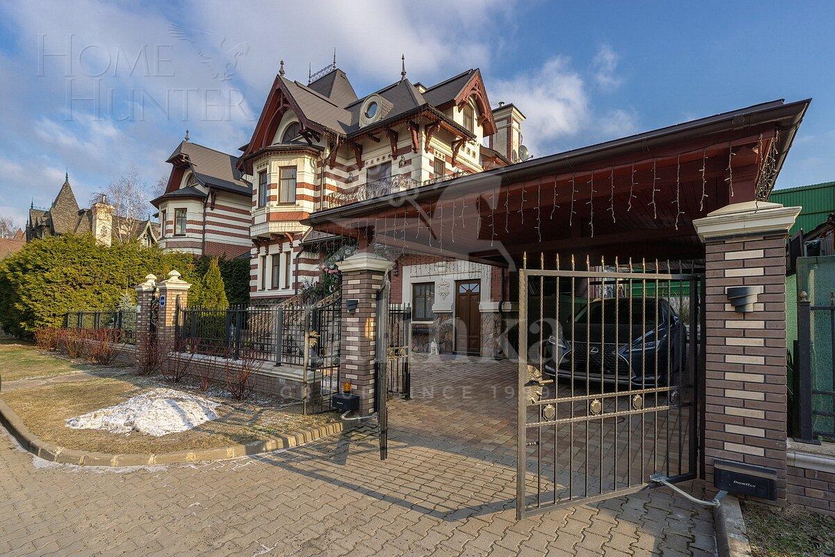 ТАУНХАУС 367.2 м² с отделкой
