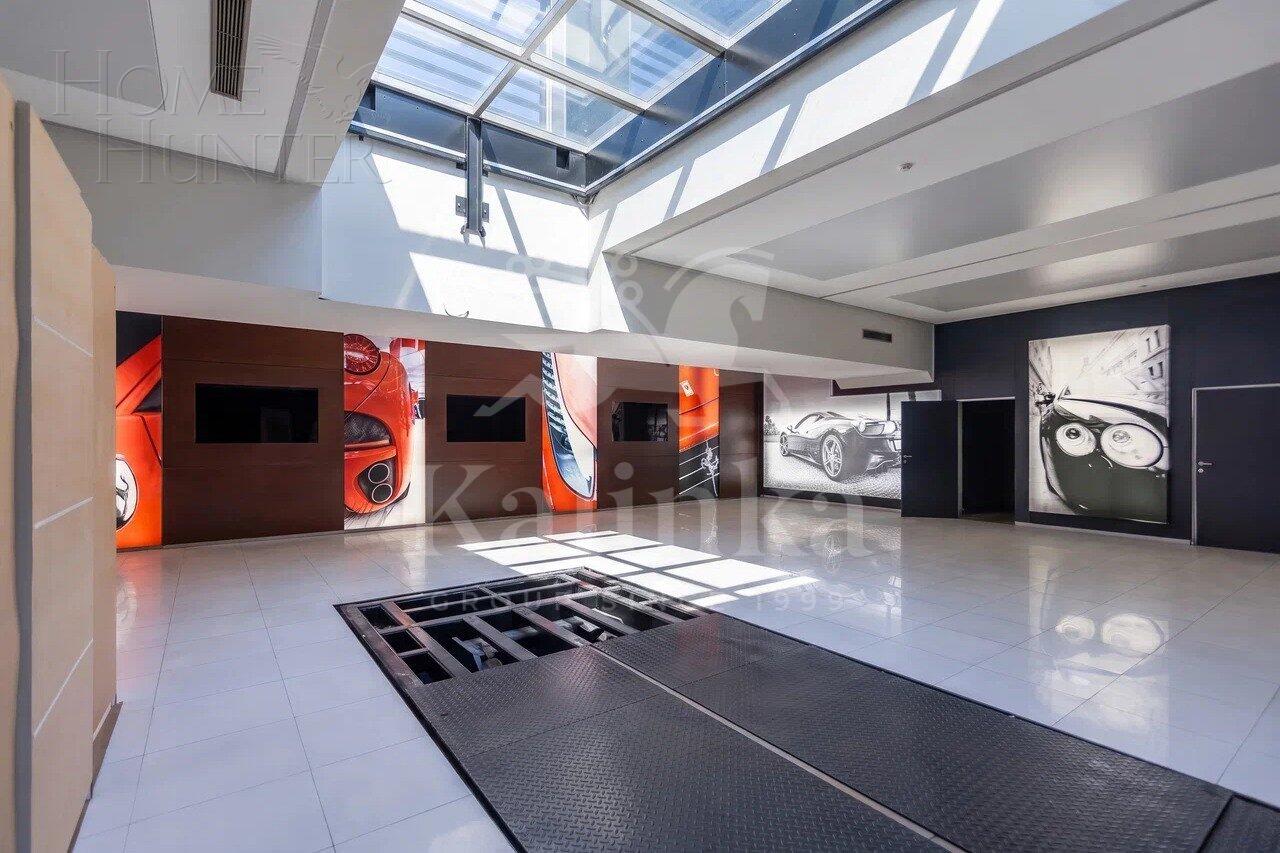 3-этажный коттедж 5 000 м² с отделкой