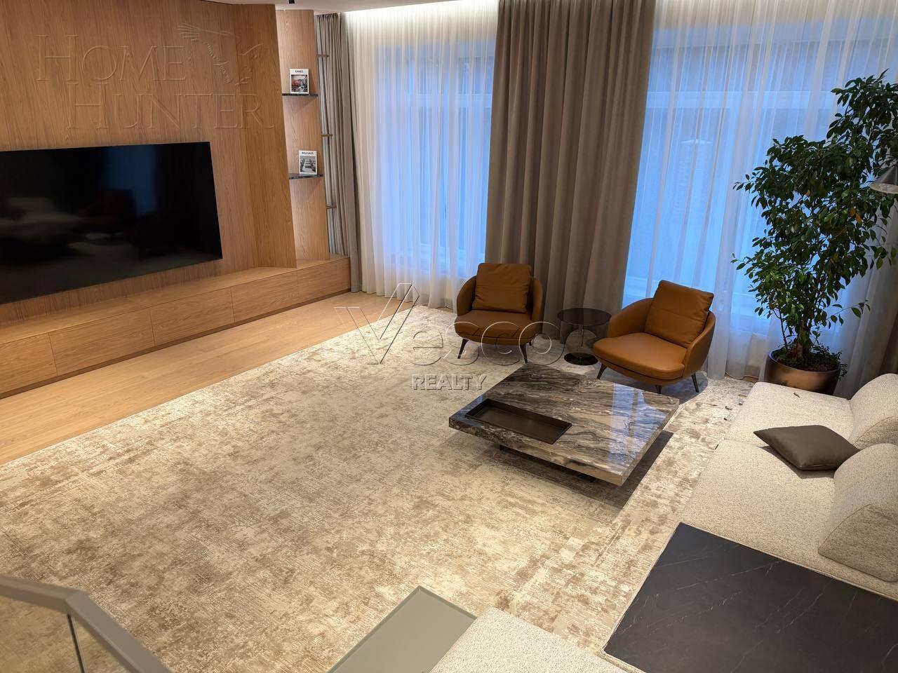 2-этажный коттедж 400 м² с отделкой