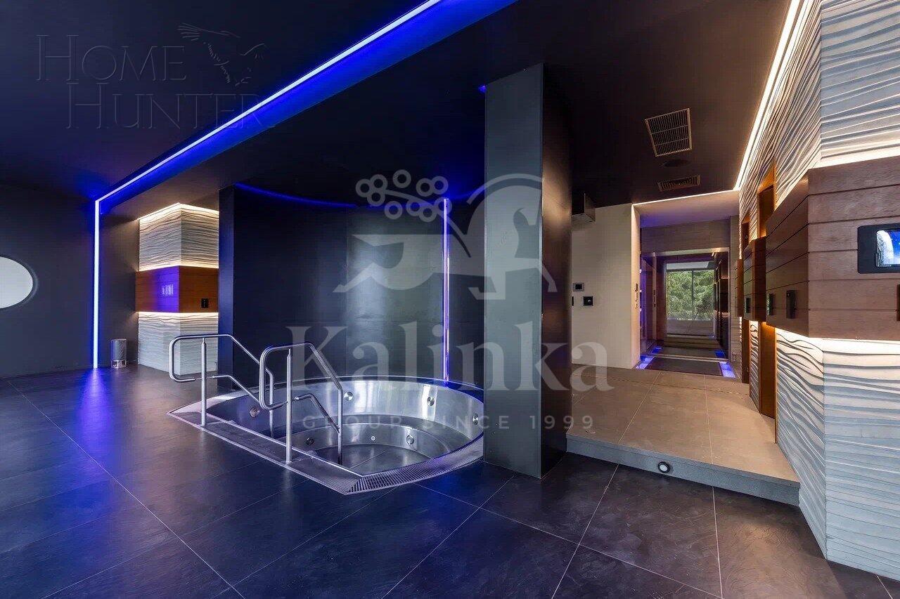 3-этажный коттедж 5 000 м² с отделкой