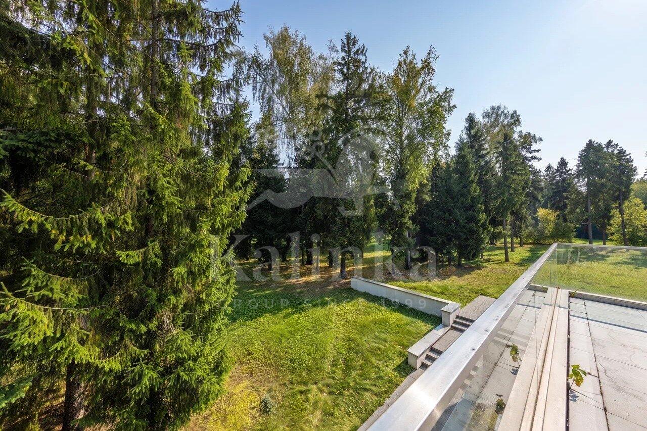 3-этажный коттедж 5 000 м² с отделкой