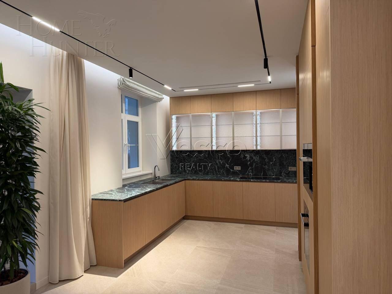 2-этажный коттедж 400 м² с отделкой