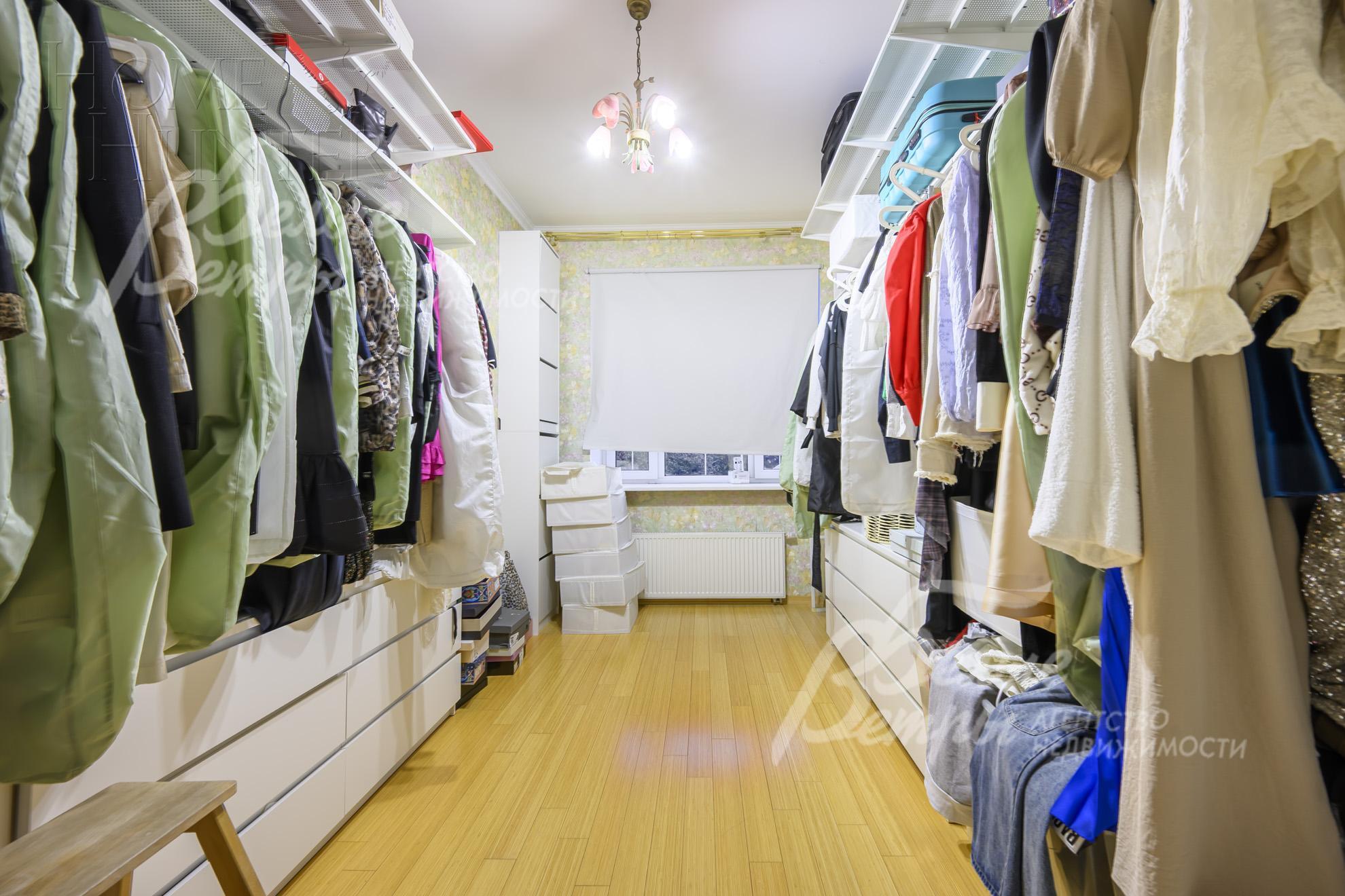 3-этажный коттедж 750 м² с отделкой