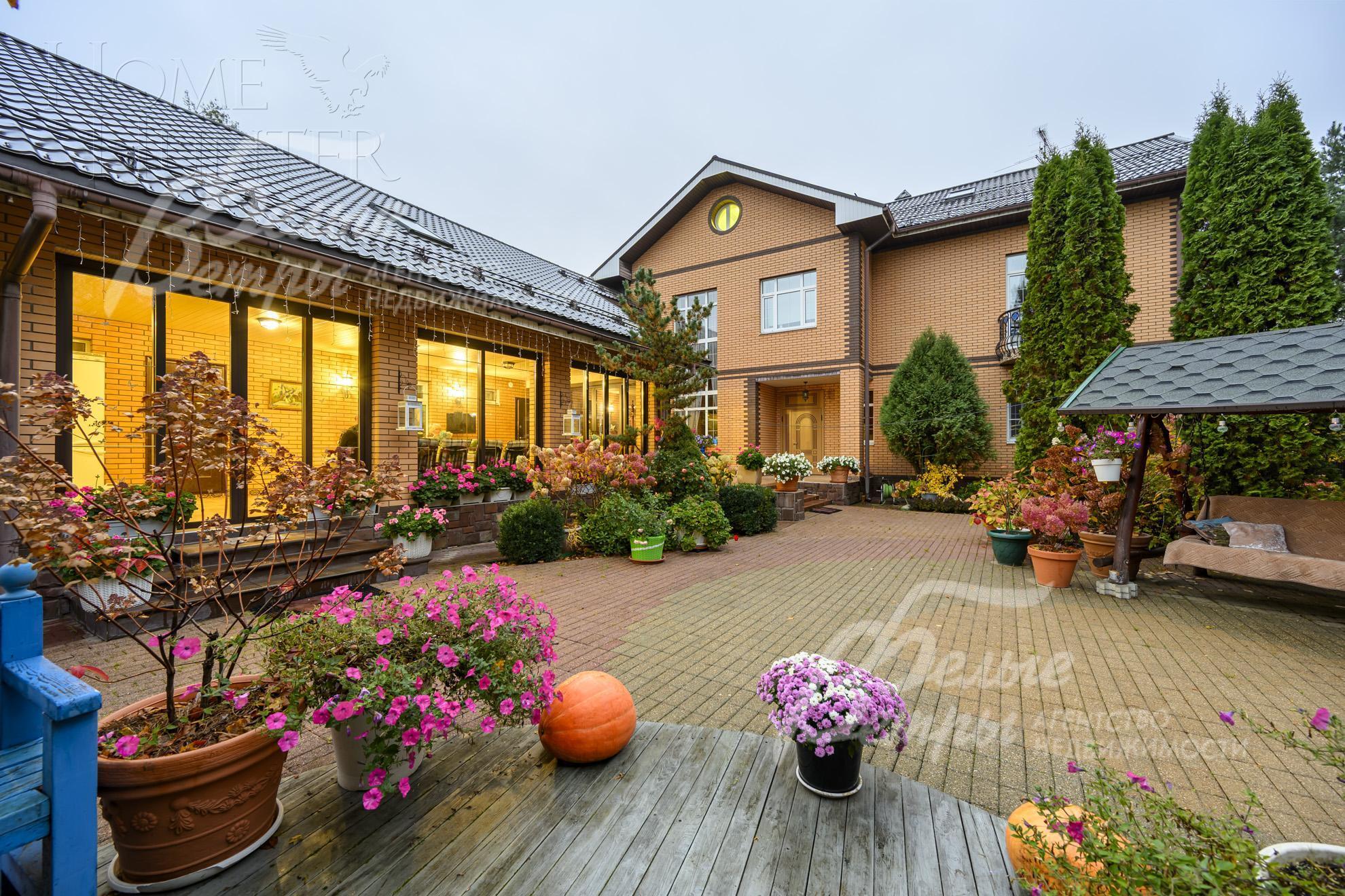 3-этажный коттедж 750 м² с отделкой