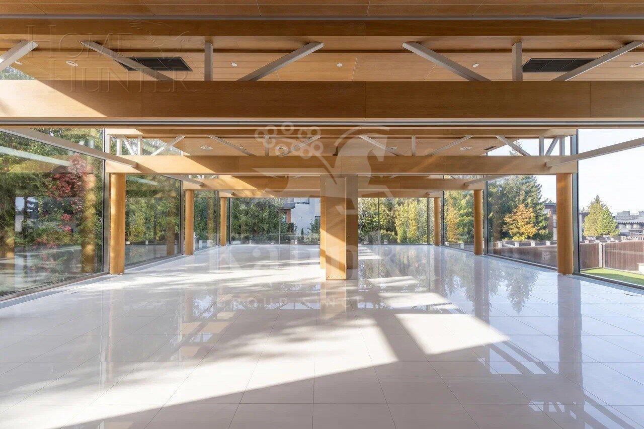 3-этажный коттедж 5 000 м² с отделкой