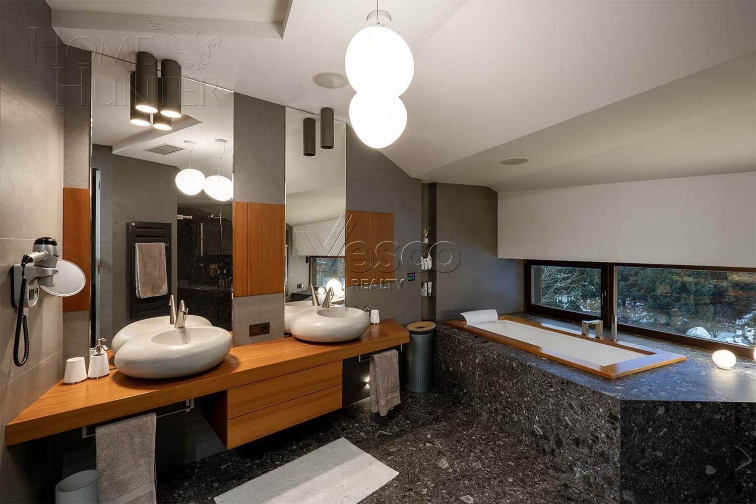 2-этажный коттедж 900 м² с отделкой