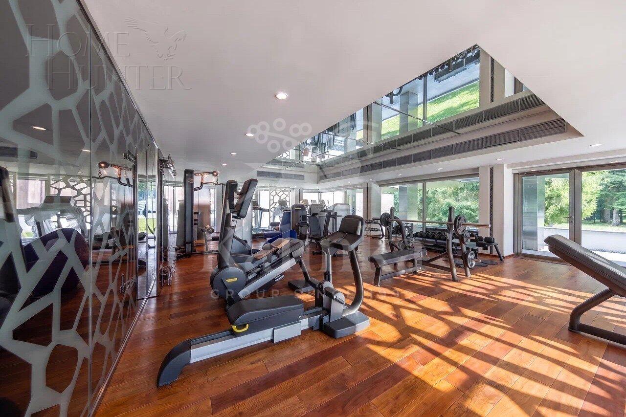3-этажный коттедж 5 000 м² с отделкой