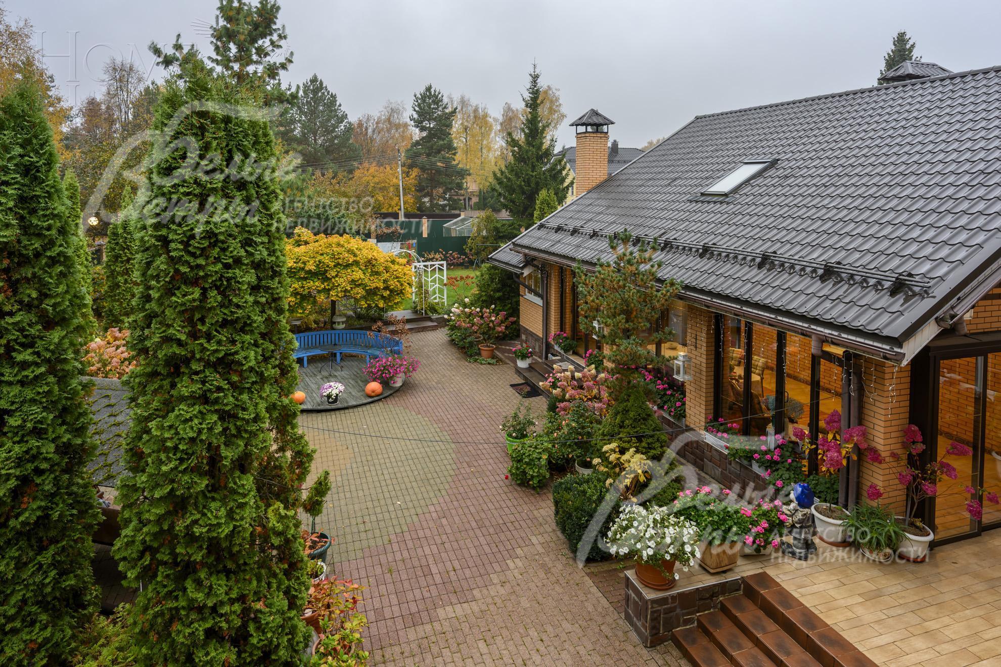 3-этажный коттедж 750 м² с отделкой
