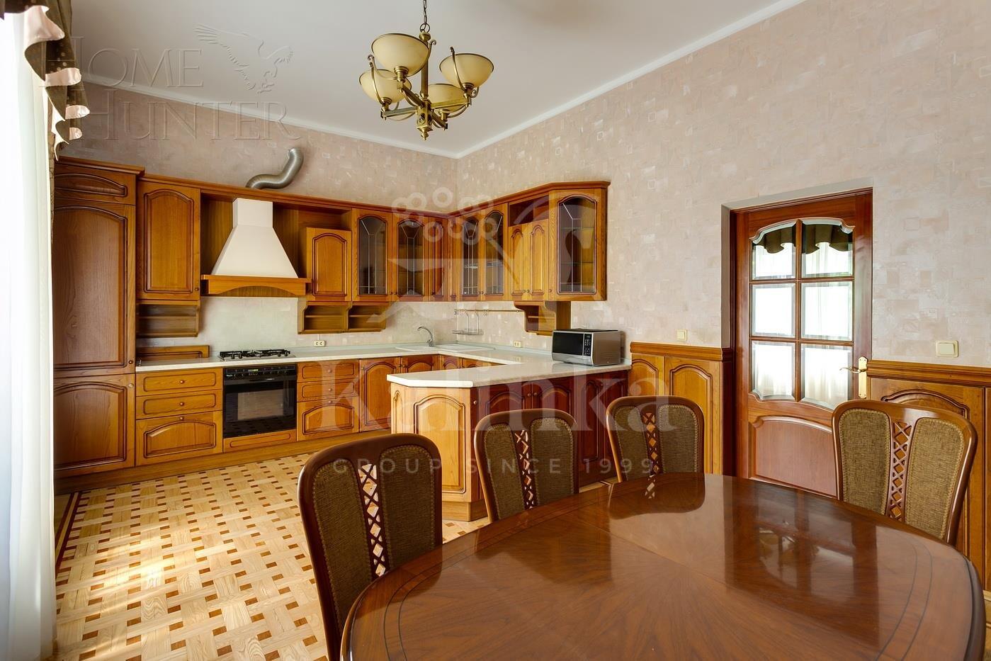 3-этажный коттедж 520 м² с отделкой