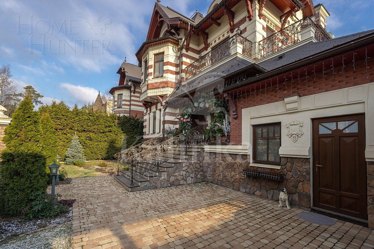 ТАУНХАУС 367.2 м² с отделкой