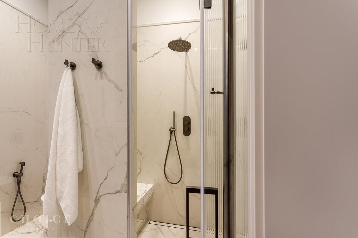 3-этажный коттедж 1 150 м² с отделкой