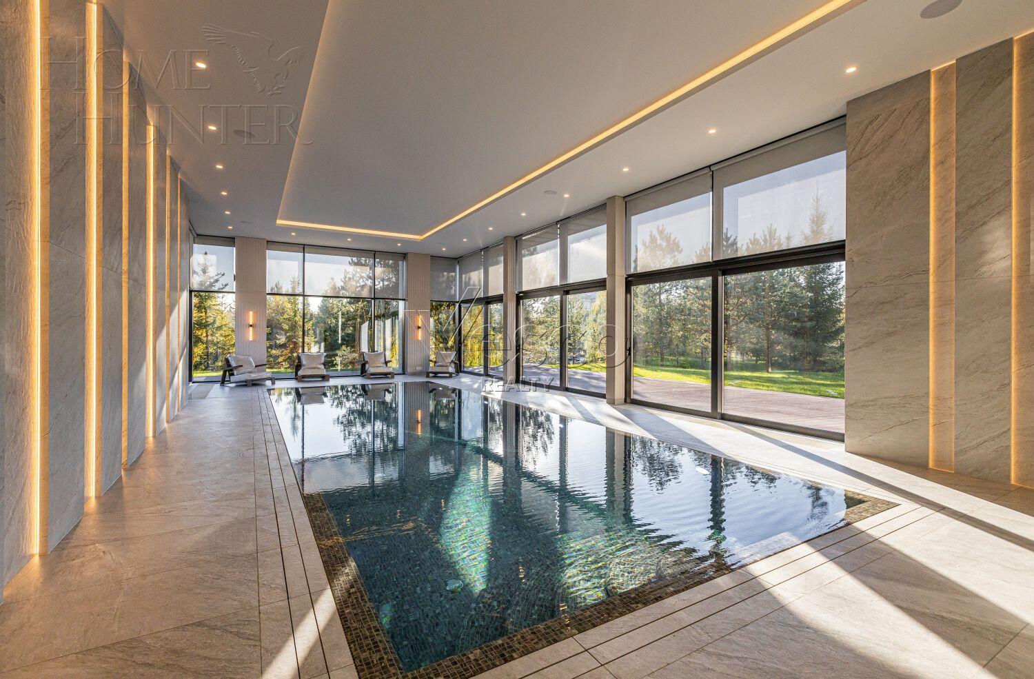 2-этажный коттедж 1 700 м² с отделкой
