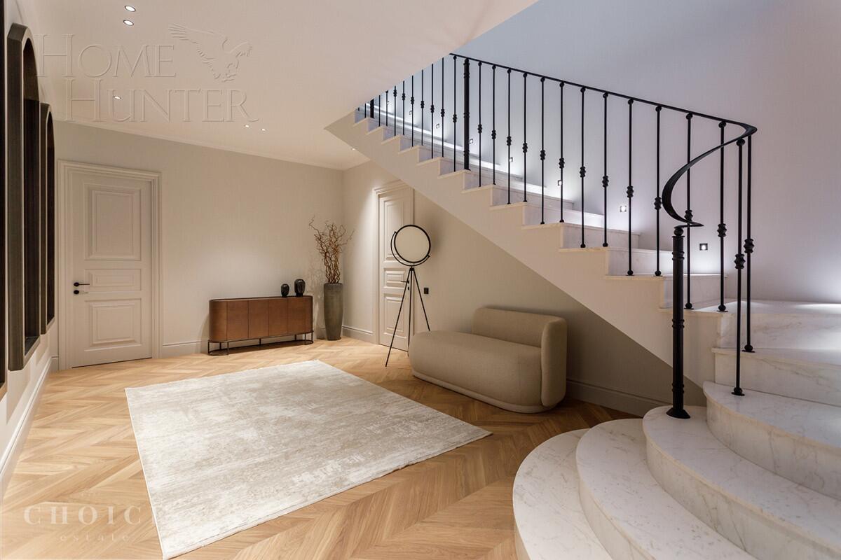 3-этажный коттедж 1 150 м² с отделкой