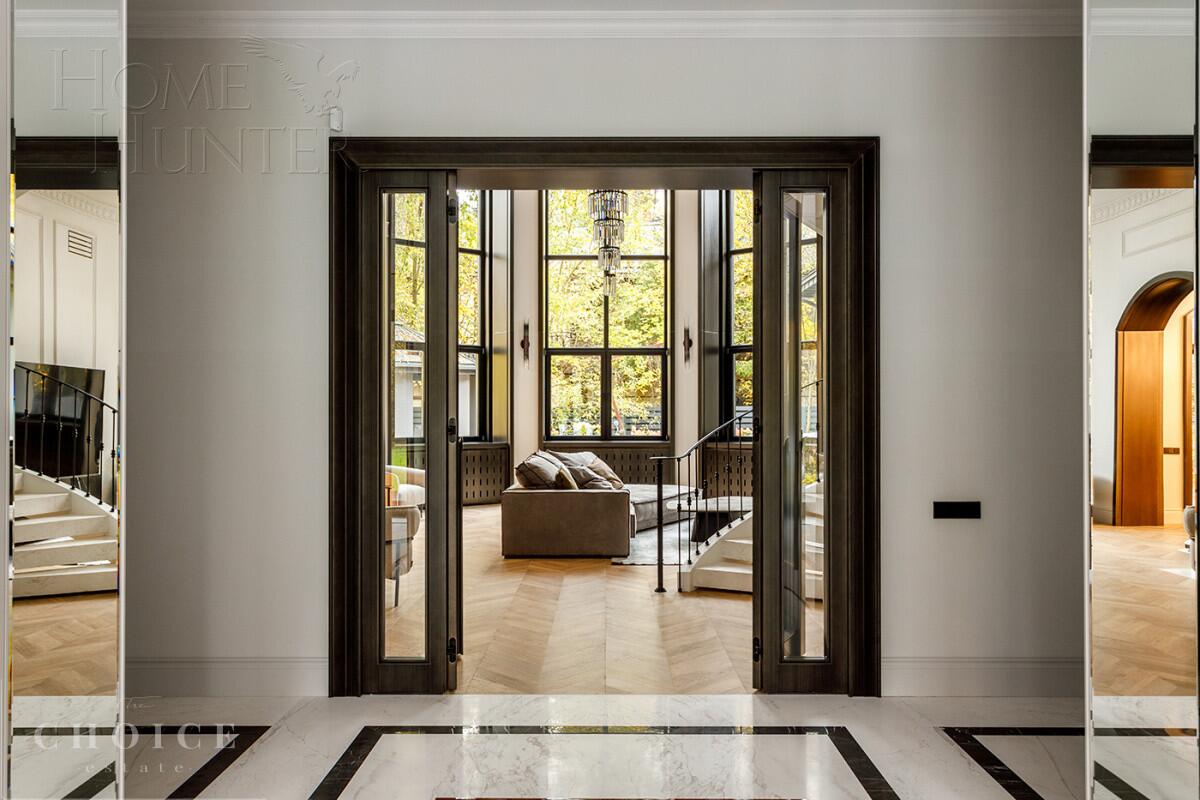 3-этажный коттедж 1 150 м² с отделкой