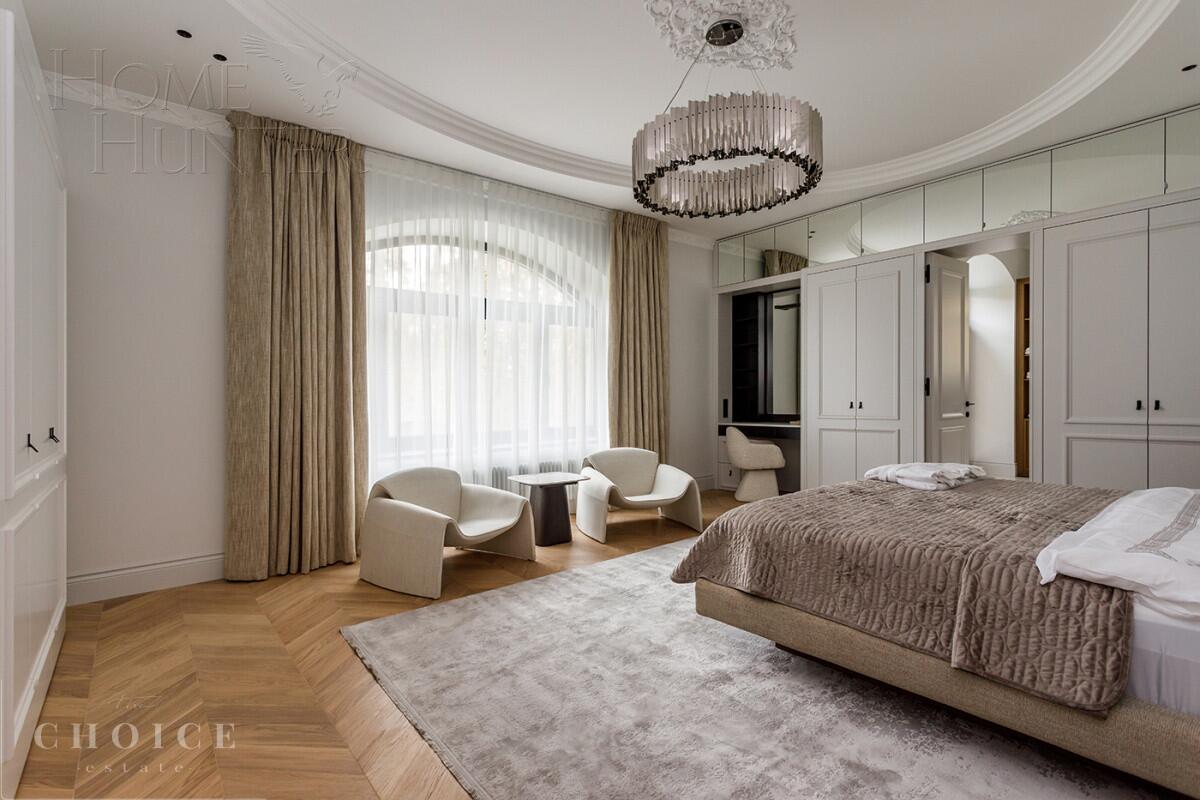 3-этажный коттедж 1 150 м² с отделкой