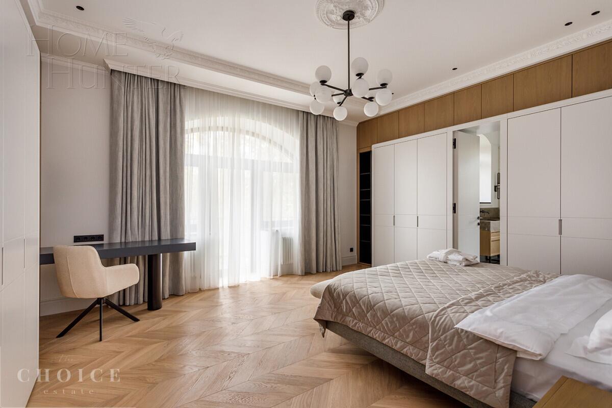 3-этажный коттедж 1 150 м² с отделкой