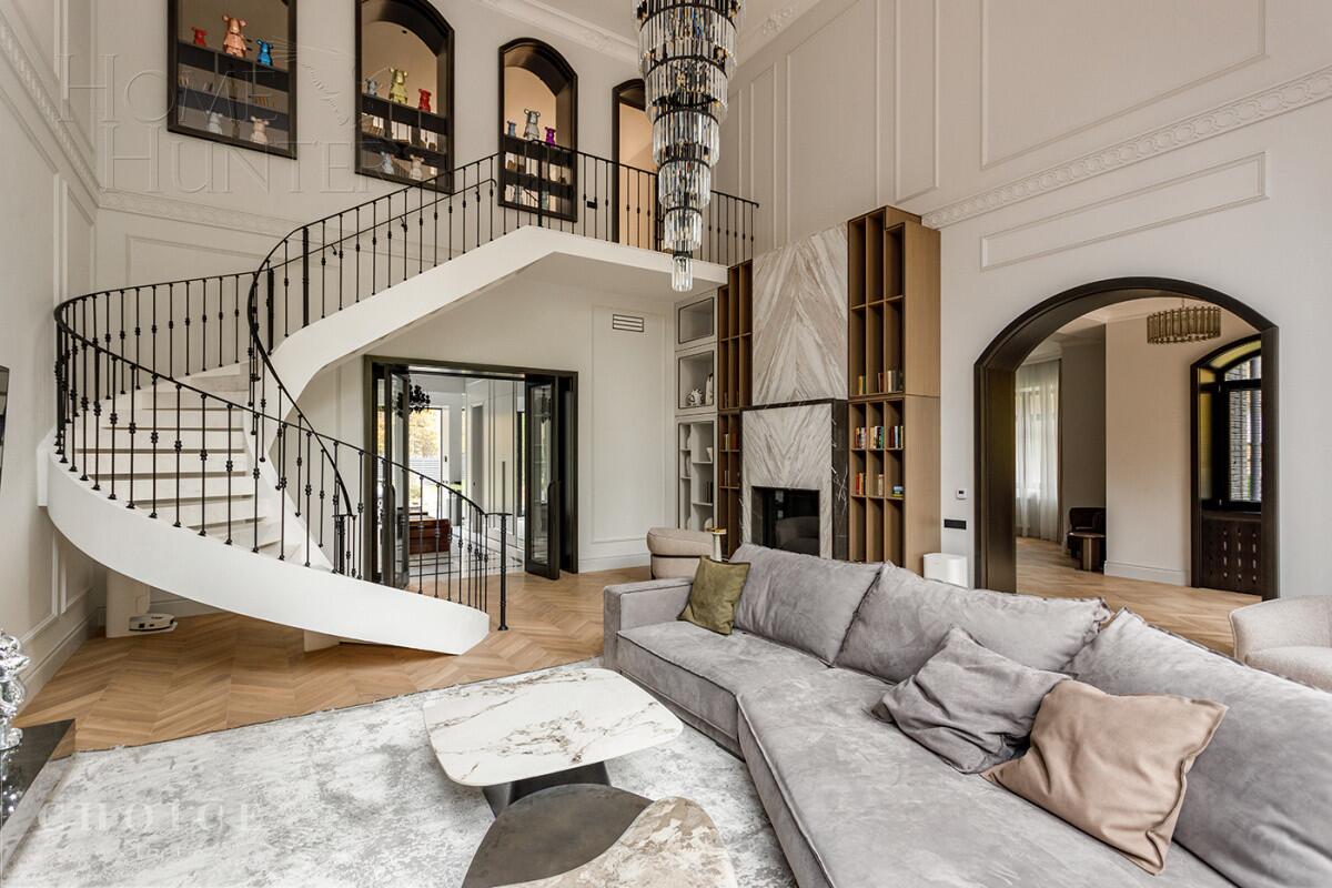 3-этажный коттедж 1 150 м² с отделкой