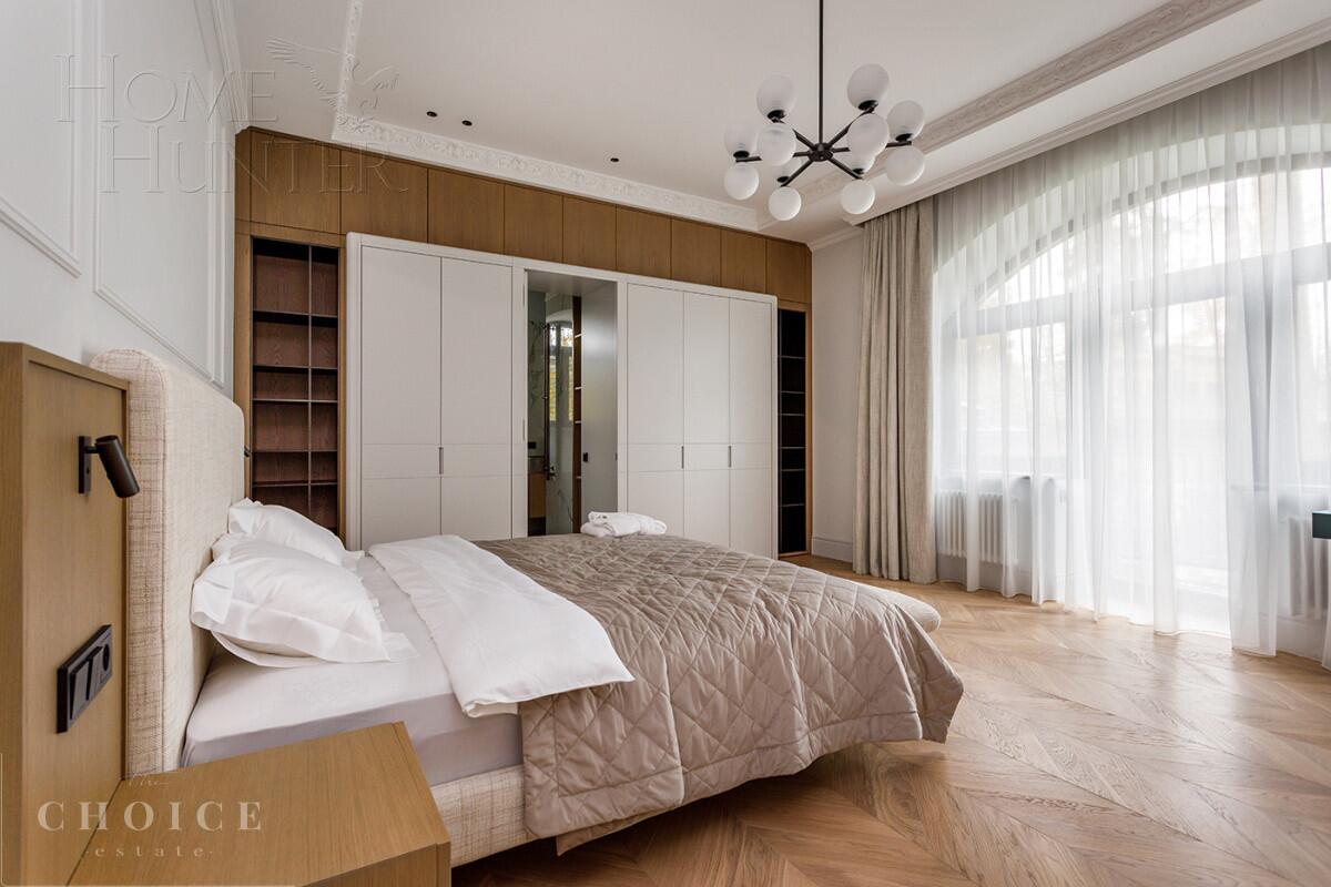 3-этажный коттедж 1 150 м² с отделкой