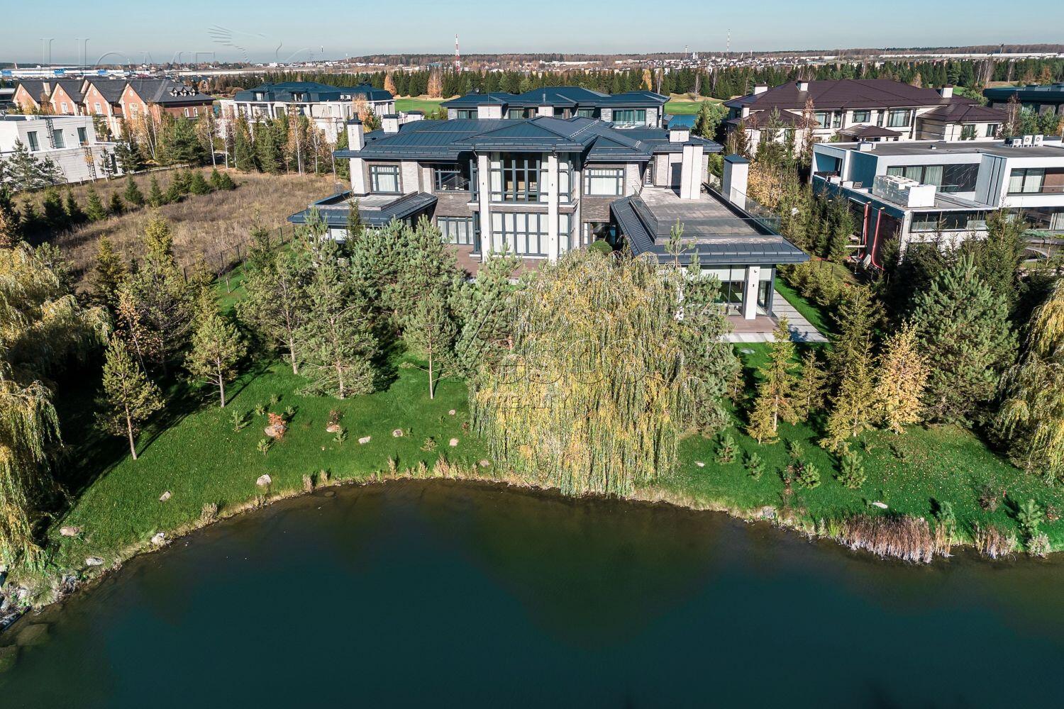 2-этажный коттедж 1 700 м² с отделкой