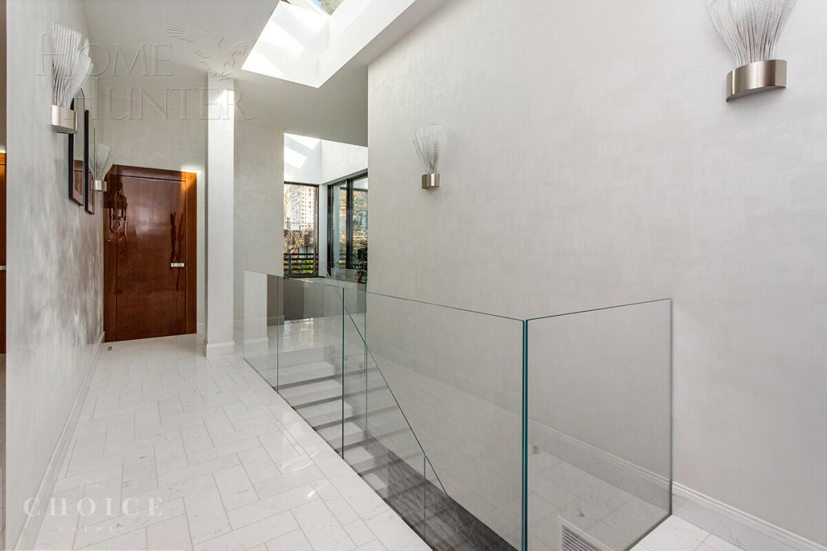 2-этажный таунхаус 450 м² с отделкой