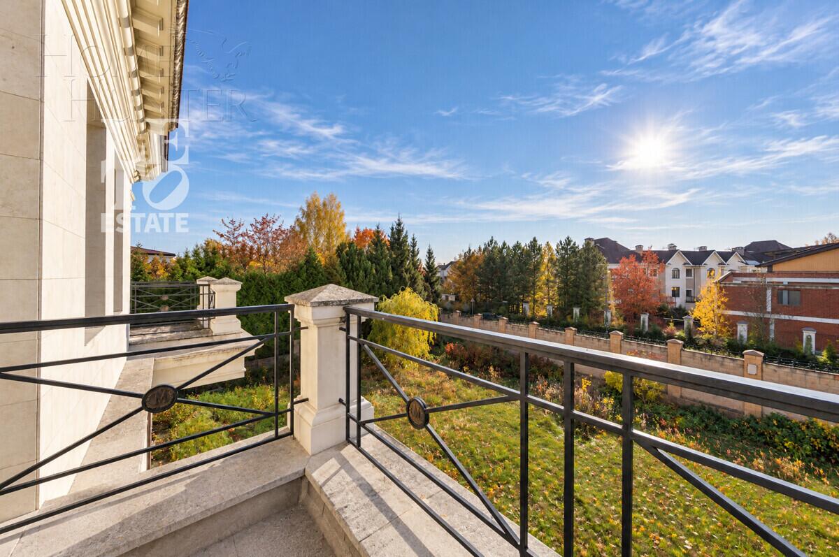 1-этажный коттедж 560 м² без отделки