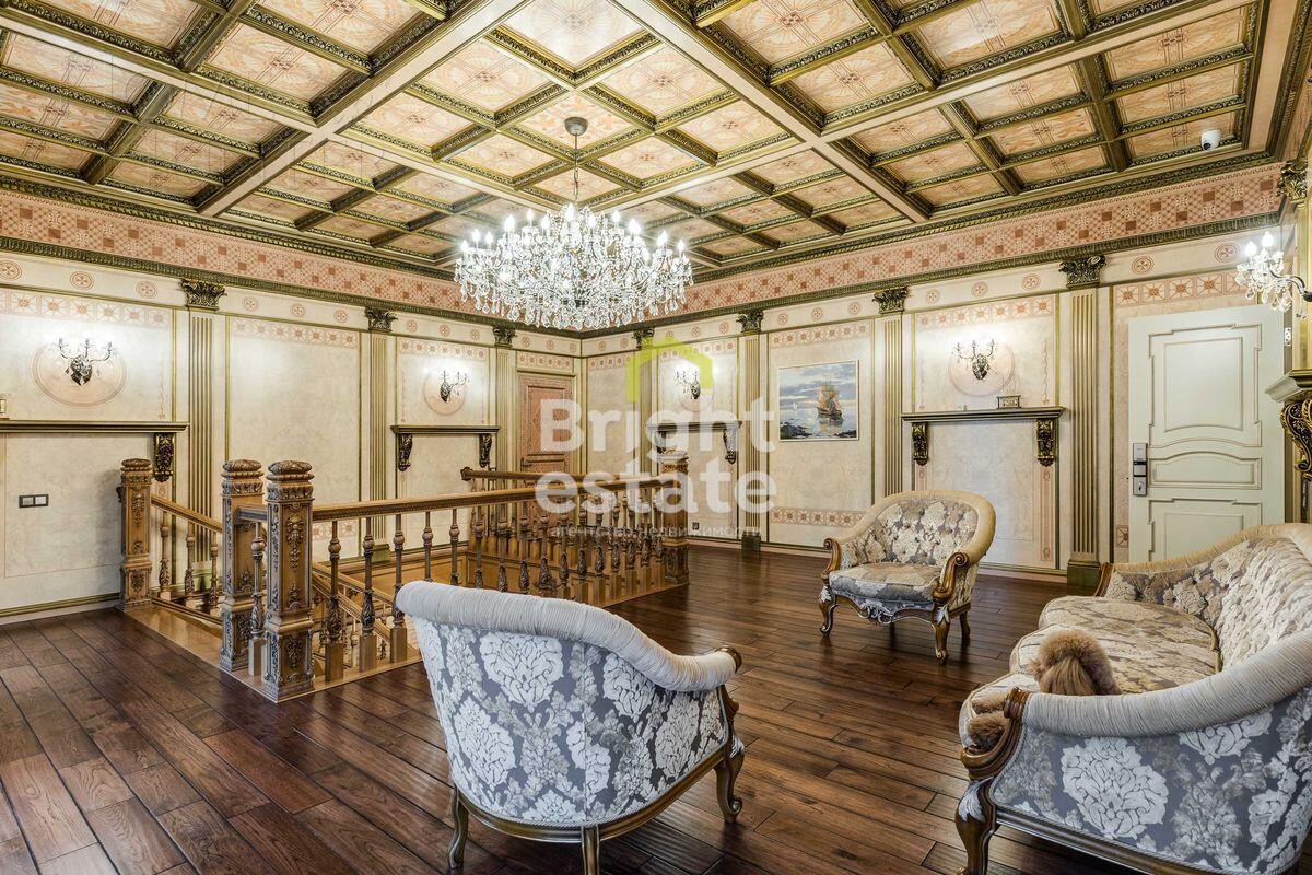 3-этажный коттедж 1 250 м² с отделкой