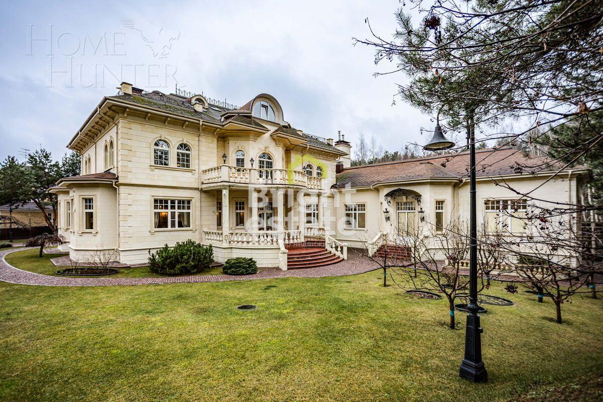 3-этажный коттедж 1 250 м² с отделкой