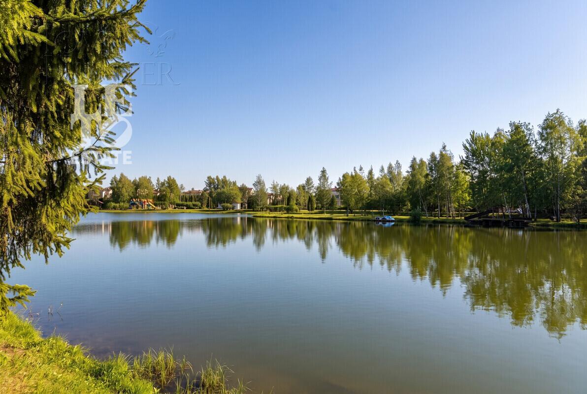 1-этажный коттедж 560 м² без отделки
